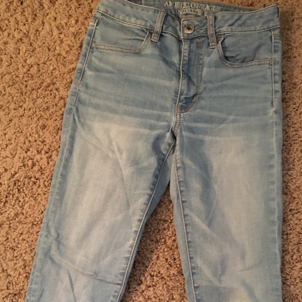 Light wash American eagle jeans